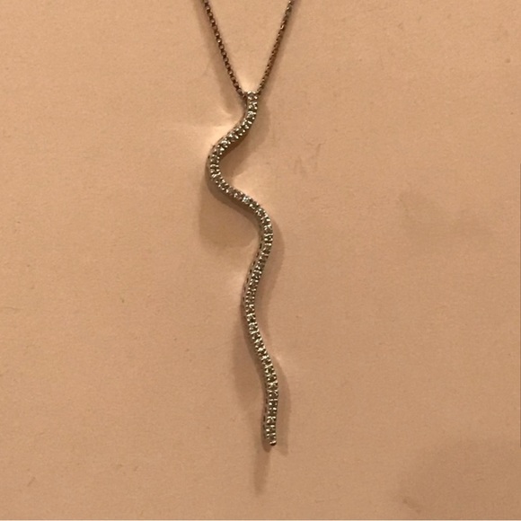 14K White Gold Diamond Necklace - Picture 5 of 10